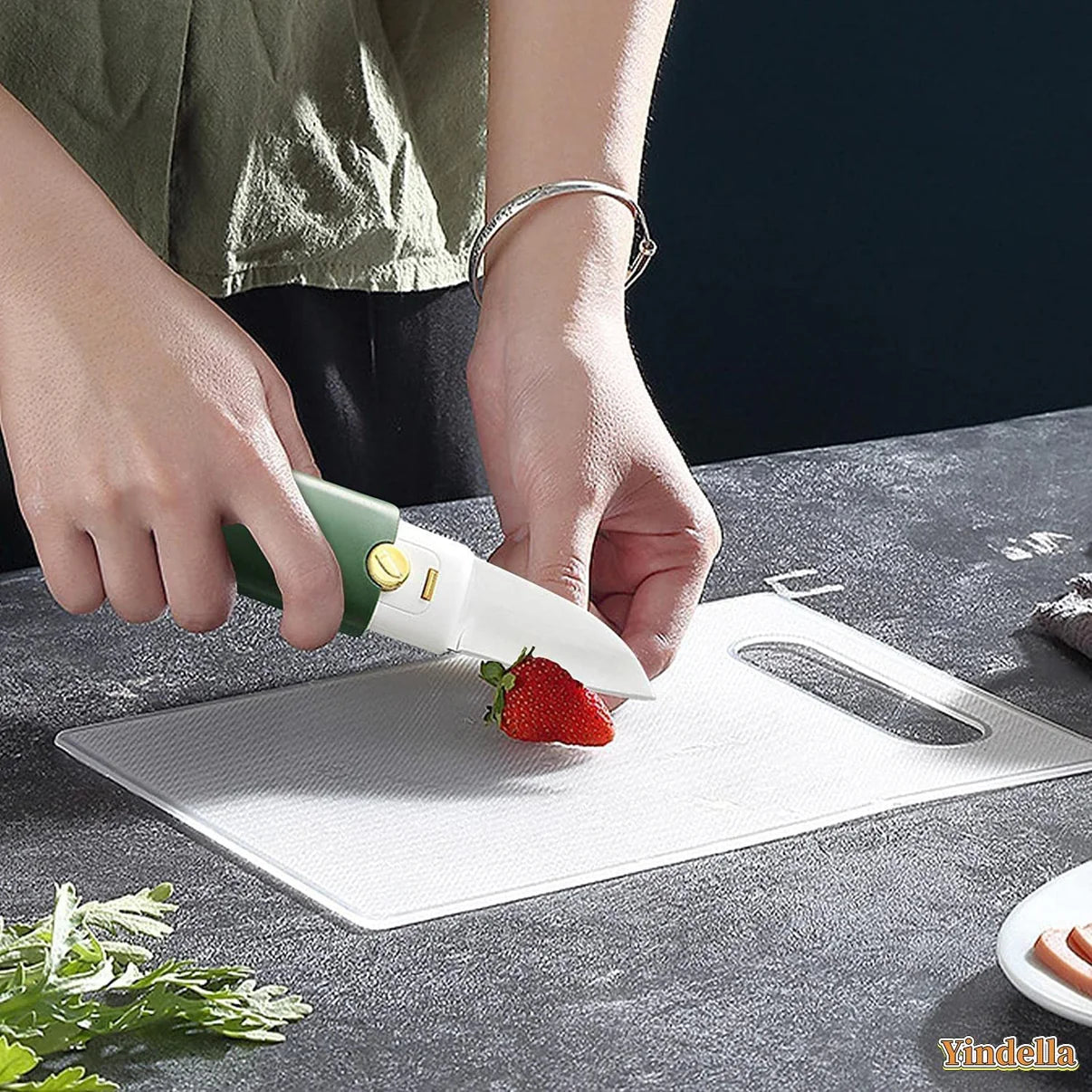 Multi-functional Fruit Knife & Veggie Peeler Combo – Perfect for Travel, Picnics, and Bachelor Kitchens