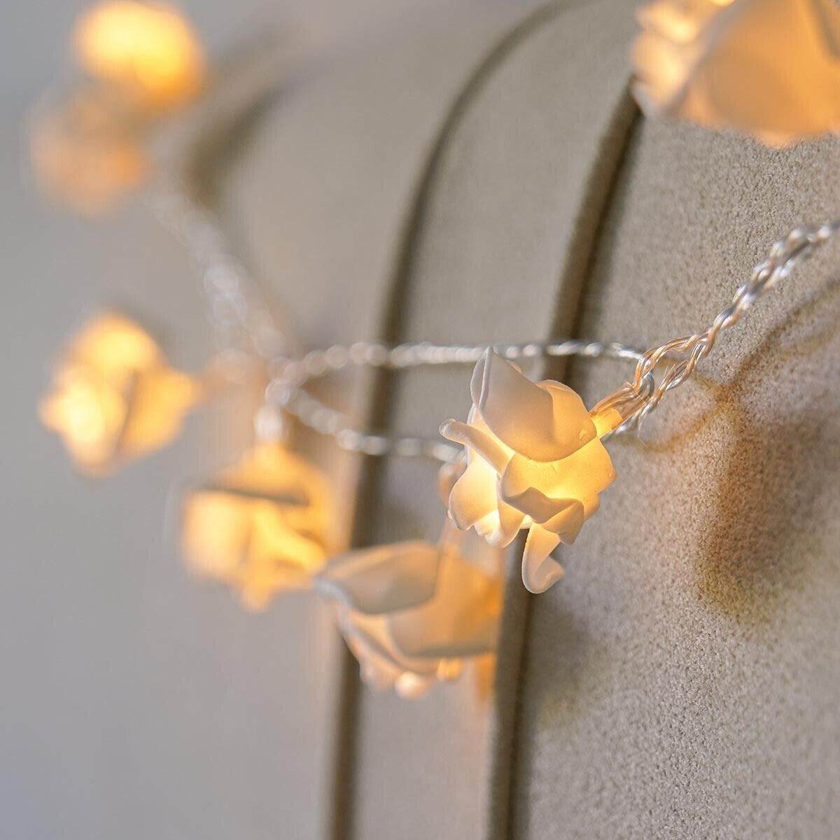 14 Led Rose Lights Rose Flower Led Serial String Lights - 10 Feet (Warm White Plug-in)