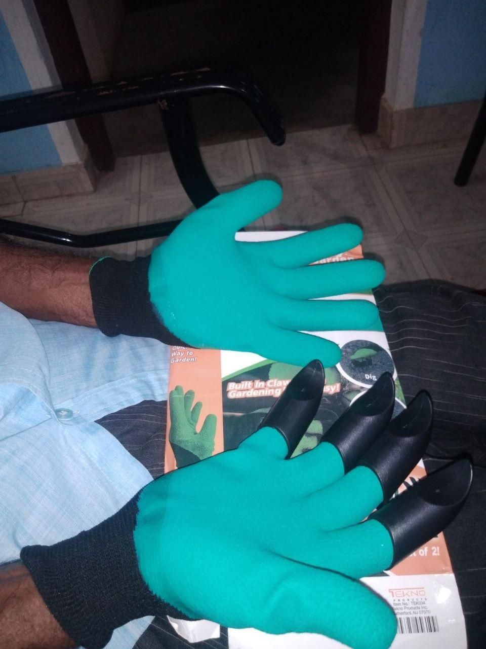 Garden Gloves with Plastic Claws
