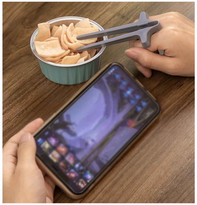 Wear-resistant Easy to Use Free-Hands Snack Chopsticks