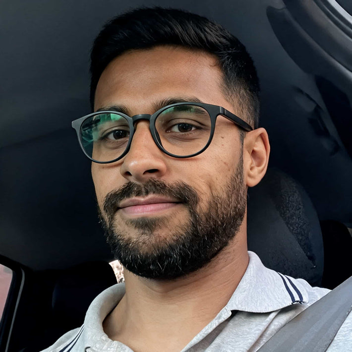 Clearzy customer Abdullah wearing glasses